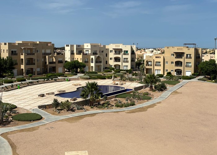 Lagoon view apartment - Waterside condos - 2